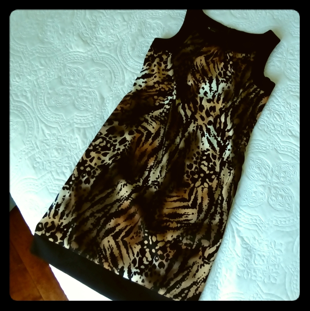 Elegant Animal Print Dress Banded in Black